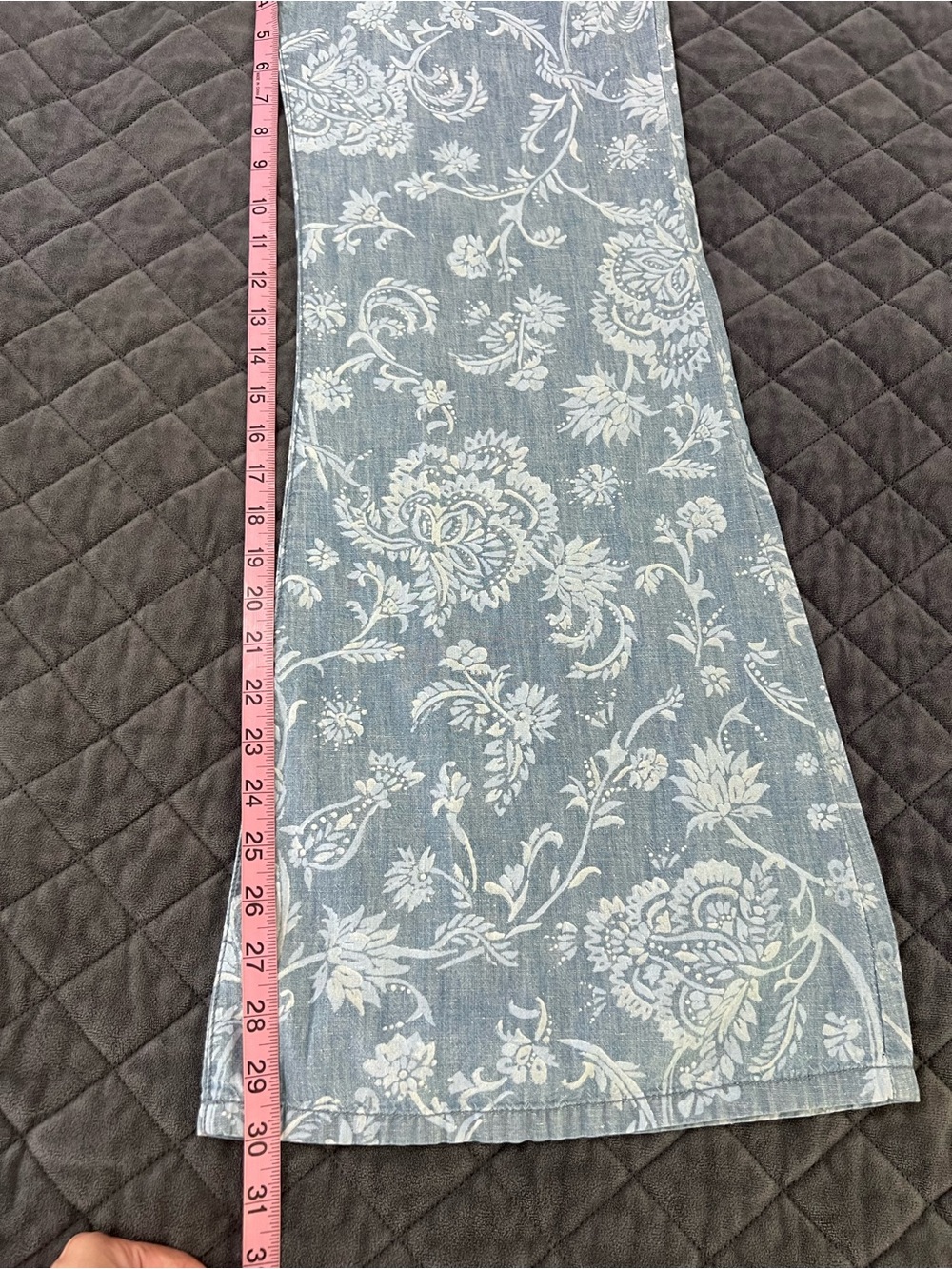 Free People Dance All Night Jumpsuit Women’s Size 6 Floral Denim Flare B1 - Picture 8 of 12